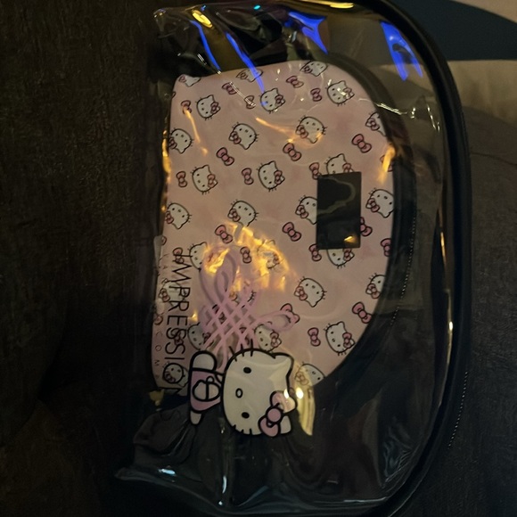 Hello Kitty Clutch Set - Picture 5 of 5